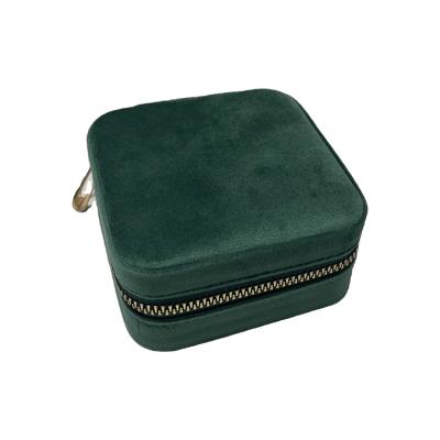 China Green Travel jewelry box organizer jewelry box women gift velvet jewelry box for sale