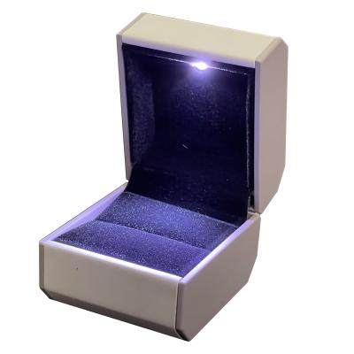 China Customized Your Logo-White Pu Leather LED Ring Box for sale