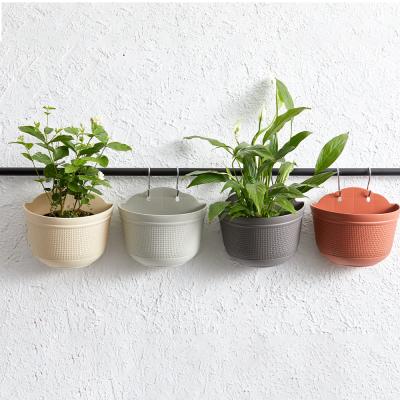 China Flower Pot Hanging Basket Balcony Garden Eco - Friendly Plastic One Piece for sale