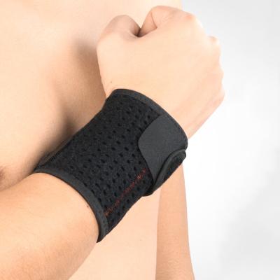 China Easy Wear Adjustable Breathable Neoprene Wrist Supports With Weightlifting Wrist Strap For Wrist Guard for sale