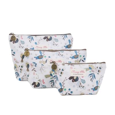 China Popular Vintage Floral Printed Cosmetic Bag Women Makeup Bags Coins Pinch Female Waterproof Zipper Portable Travel Make Up Pouch for sale