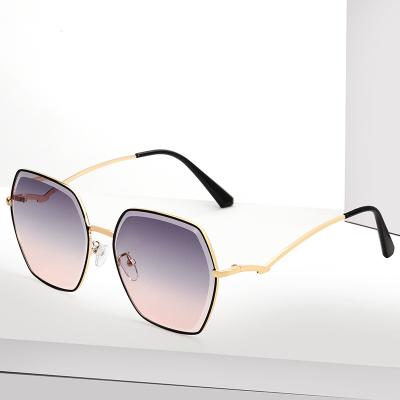 China Hot Fashion Sunglasses Super Multilateral Sunglasses Shape Women's Super Sunglasses Large Retro Cat Eye Sunglasses for sale