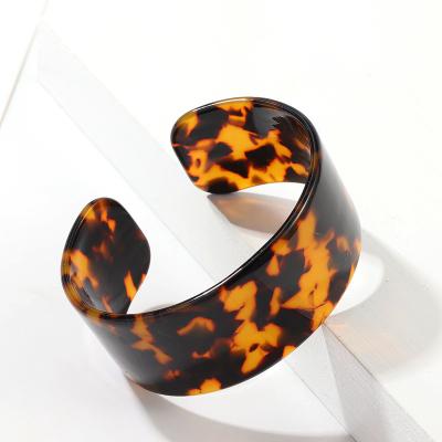 China BOHEMIA Fashion 3cm Tortoiseshell Cellulose Acetate Resin Acrylic Cuff Bangle Bracelet Women Leopard Print Bangle for sale