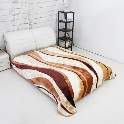 China Otsukeori Anti-pilling Quality Frazadas Geometric Design Heavy Weighted Turkish Micro Raschel Blanket Faux Fur for sale