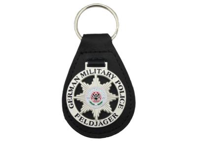 China überziehen deutsche Militärpolizei 3D Schlüsselanhänger, Zink Legierung personifiziertes ledernes Keychains mit weichem Email-Emblem mit Leder zu verkaufen