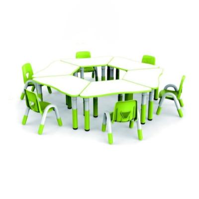 China Assemblable children's trapezoidal table Special safety furniture for kindergarten Hot selling children's furniture en venta