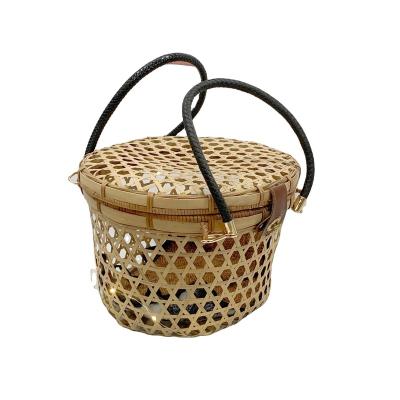 China Sustainable Small Bamboo Crate Dog Kennel Rattan Medium Pet Cats Cage Bicycle Basket Dog for sale