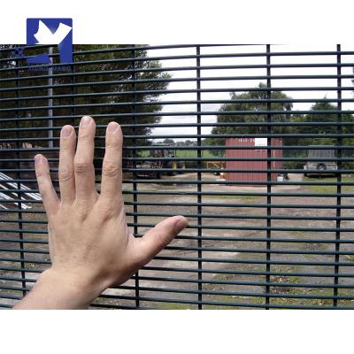 China Easily Assembled High Quality Barbed Wire Mesh 358 Barrier / Airport Security Anti Climb Barrier / 358 Barrier for sale