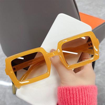 China Custom Logo Retro Small Square Women Shade Sunglasses Square Promotion Candy Color Glasses Wholesale for sale