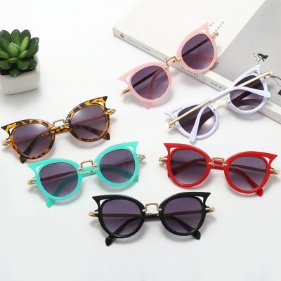 China Fashion Sunglasses Wholesale Retro Cat Eye Kids Eyeglasses Vintage Pink Leopard Frame Boys And Girls Shades Sunglasses UV400 for sale