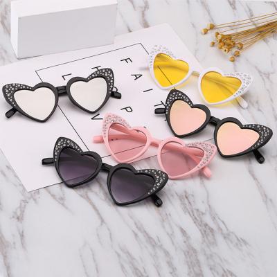 China New Fashion Sun Glasses Kids Heart-Shaped Sunglasses for Beach Holiday Vacation Custom Logo Diamond Rhinestone Trend Girls Shade Sunglasses for sale