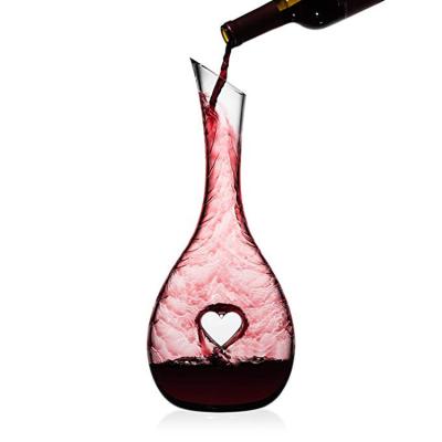 China 2021 New Eco-friendly Style 1100ml 40oz Crystal Unique Heart Shaped Clear Wine Glass Decanter With Hole for sale