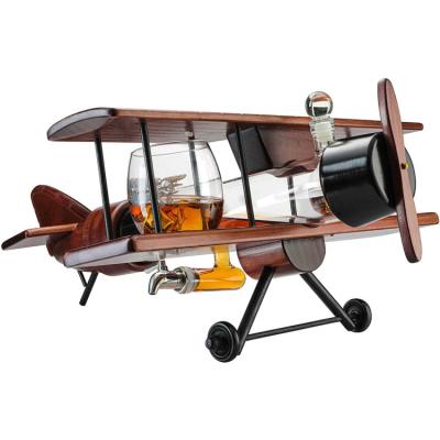 China Good Gift Home Eco-Friendly 21inch Bar Decor Antique 2 Plane Glasses Wooden Whiskey Decanter Set for sale