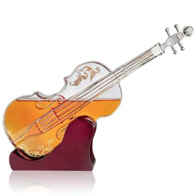 China Eco-friendly Spirits Wine Vodka Music Lovers Gift For Bar Wedding 1L Wood Base Violin Glass Decanter for sale