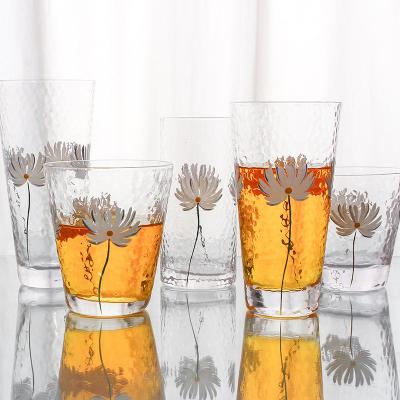 China New Classic / Postmodern Hammer Daisies Flower Customized Drinking Water Tumbler Glass Set for sale