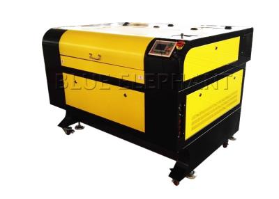 China Garment Laser Engraving And Cutting Machine For Rubber DSP Control System for sale