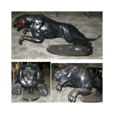 China Outdoor Bronze Animal Sculpture Garden Decoration Life Size Black Panther Statue Garden Decoration for sale