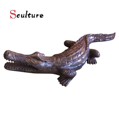 China Large Outdoor Bronze Sculpture Life Size Bronze Animal Sculpture Lawn Alligator Crocodile Sculpture Life Size Europe for sale