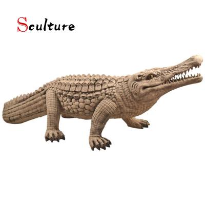 China Europe Life Size Outdoor Metal Animal Sculpture Bronze Sculpture Lawn Decoration Alligator Crocodile Crocodile Sculpture for sale