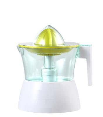 China Cordless Mini Automatic Electric Fruit Citrus Juicer With Two-direction Twist for sale