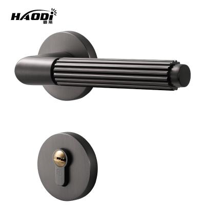 China Apartment Interior Bathroom Bedroom Modern Luxury Decorative Black Modern Interior Door Lock Sets Luxury Zinc Alloy Door Handles for sale