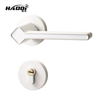 China Modern Luxury Haodi New Modern Interior Bedroom Door Handle Luxury Magnetic mute Zinc Alloy Door Handles for sale