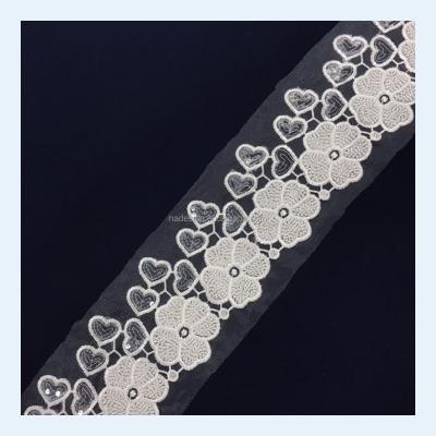 China China Factory Wholesale Viable White Embroidery Tulle Sequin Wedding Dress Bridal Gown Trim Heavy Beaded Trim Lace Fabric for sale