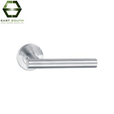 China Factory Price Security Traditional Satin / Polished Solid Stainless Steel Lever Handle For Timber Door for sale