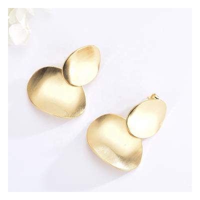 China China Wholesale Fashion Trendy Women's Earrings 18K Gold Plated Pretty Jewelry Earring For Women for sale