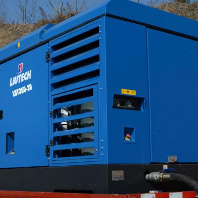 China Liutech Large Air Lubricated 1000cfm Diesel High Pressure Portable Screw Air Compressor For Drilling Rig for sale