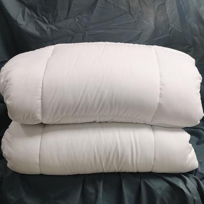 China Europe China Factory Wholesale And Retail 100% Polyester Microfiber Quilt for sale