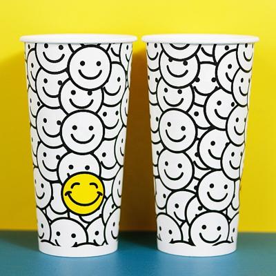 China Disposable Small MOQ Cute Cartoon 20oz 700ml Disposable Paper Cup Custom Logo Print Take Away Ice Bubble Tea Coffee Hot Cold Drink with Lid for sale