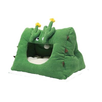 China Sustainable hot sale cats border application and interactive toys style velvet pet bed for cat for sale