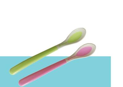 China Color Changing Cutlery Plastic Baby Feeding Spoon With Long Handle Secure for sale