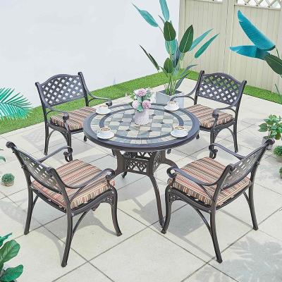 China Round Red Copper Color Cast Aluminum Garden Furniture Table and Chairs for in Gardens for sale