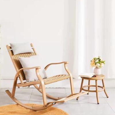 China PE Rattan Rocking Lazy Chair para muebles de exterior de diseño moderno Balcón silla de jardín en venta