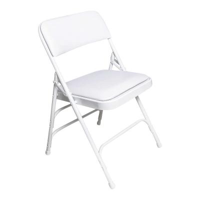 China Silla plegable exterior de color blanco de tipo metálico de hierro para muebles de bodas y salones en venta