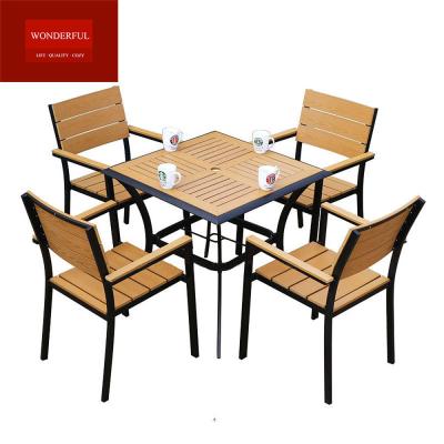 China Outdoor Yard Wood Furniture in Black Aluminum Frame with Yellow Plastic Wood Table Set for sale