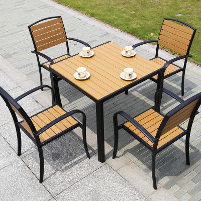 China Muebles de jardín de marco de aluminio 5pcs Conjuntos de comedor de madera de plástico para entretenimiento al aire libre en venta