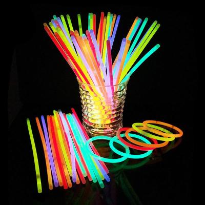 China 2022 Party Glow Plastic Necklaces And Bracelets With Connectors Party Decorations 8 InchGlow Sticks for sale