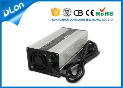 China el cargador resistente 100volt de la vespa 24v 8amp de la movilidad del poder a 240volt entró de cargador de batería del tablero en venta