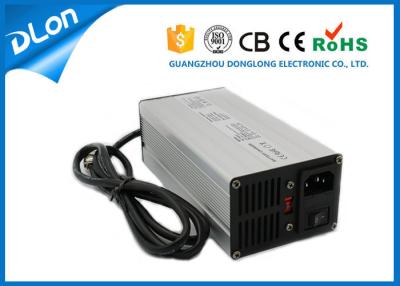 China cargador 8amp de la vespa de la movilidad para las baterías de 24v 70ah 75ah 80ah de plomo/gel/li-ion 100VAC~240VAC de carga automático en venta