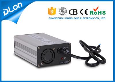 China el cargador 42V del litio de 4A LiFePO4 43.5V 36V 4a LiMn/hizo salir el cargador eléctrico de la bici de la suciedad con la certificación de los ce&rohs en venta