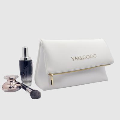 China Fashion Travel Size Super Gorgeous Cosmetic Bag White Color Quality Cosmetic Bags With Personal Logo for sale