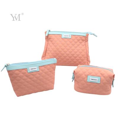 China High quality fashion OEM ODM portable quilted nylon cosmetic bag waterproof cosmetic bag for lady for sale