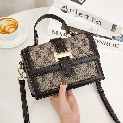 China 2022 Fashoion Carlo Delidix Fashion Versatile Tote Bag Vintage Printing Cross-body Bag Vintage Temperament One Shoulder Cube Bag for sale