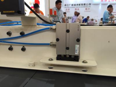 China Máquina de costura costurando da área do servo motor grande com as 10,4” grandes telas de TFT à venda