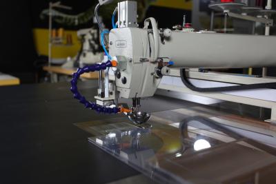 China Kleine DrehNähmaschine-automatische Kiefern-Linie nicht Öl-Struktur haken CNC zu verkaufen