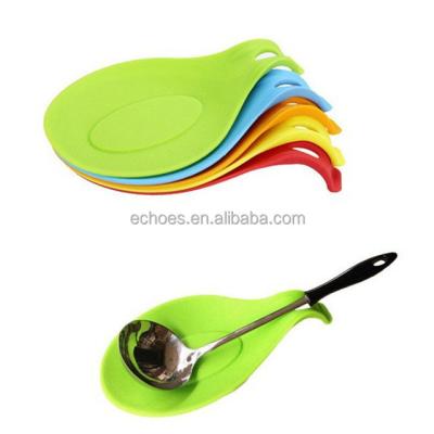 China Sustainable Flexible Almond Shaped Silicone Pouch Holder Kitchen Spoon Heat Resistant Rest for sale