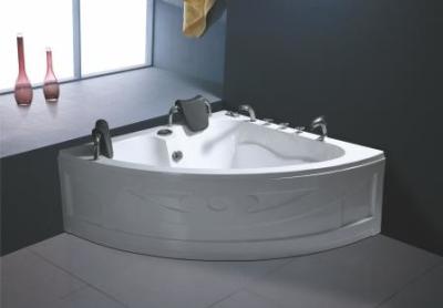 China Triangle Whirlpool Shower Bathtubs Bubble Massage Reinforced Strenght Air Jet Tub Freestanding for sale